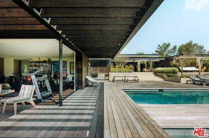 6709 Zumirez Drive Malibu CA 90265