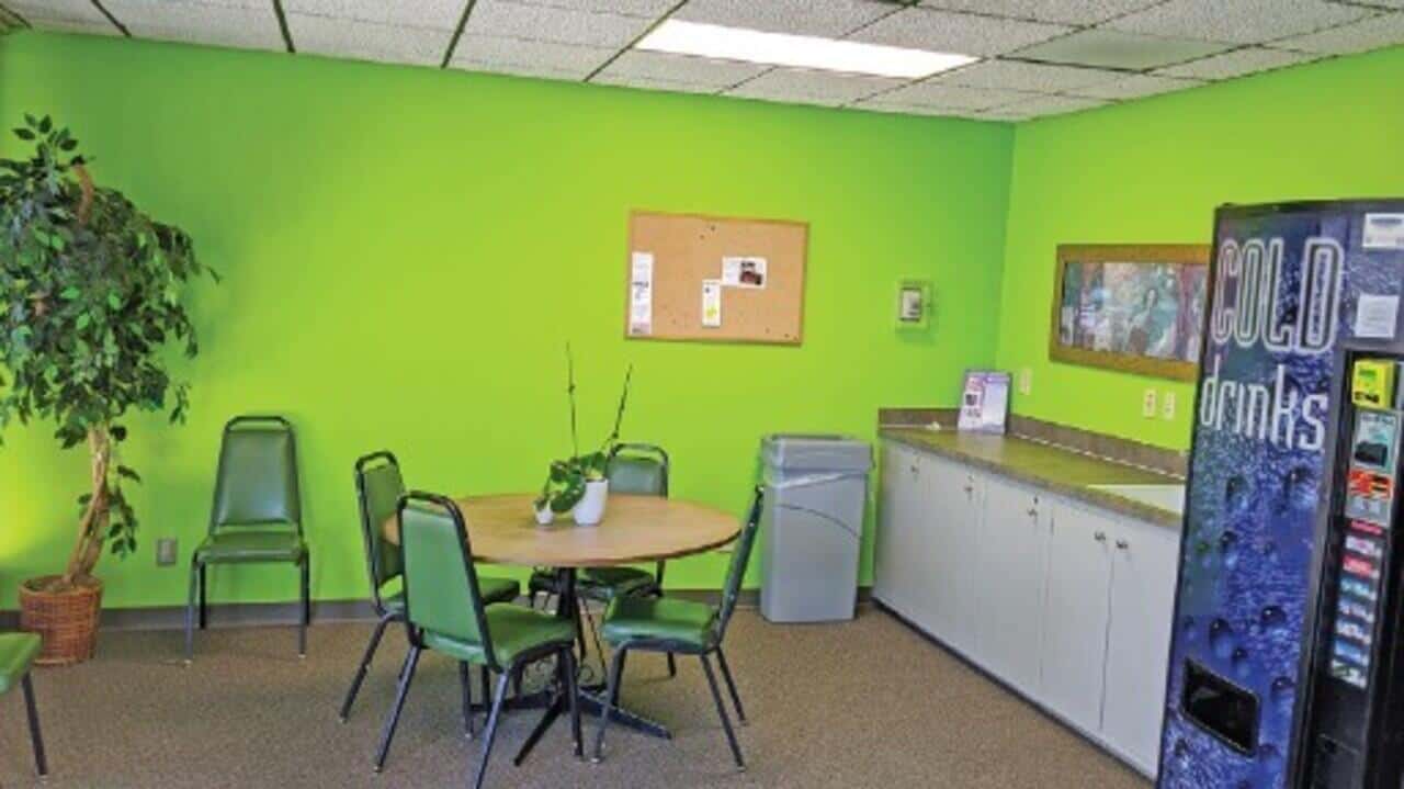 400 N Woodlawn Wichita KS 67208