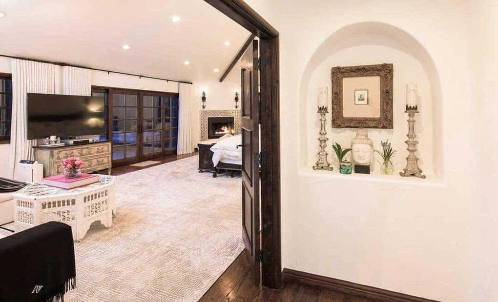 2862 Nichols Canyon Road Los Angeles CA 90046