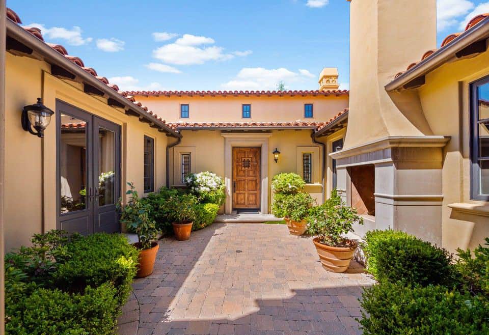 3815 Prado De Las Uvas Calabasas CA 818