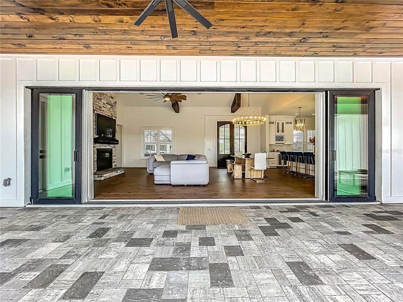 464 Long & Winding Road Groveland FL 34736