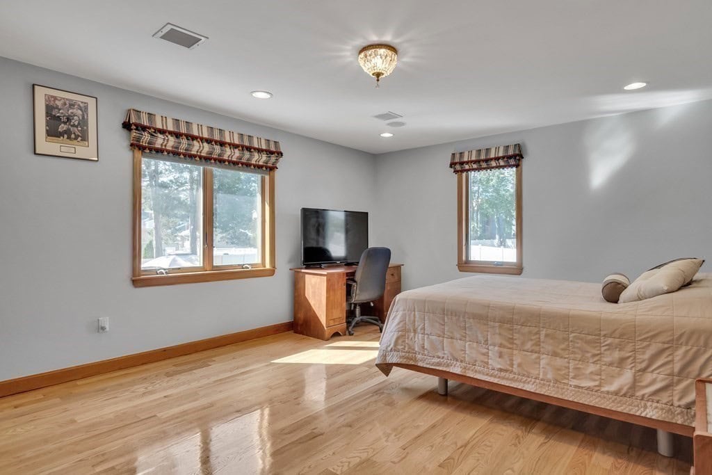 40 Oak Stoneham MA 02180