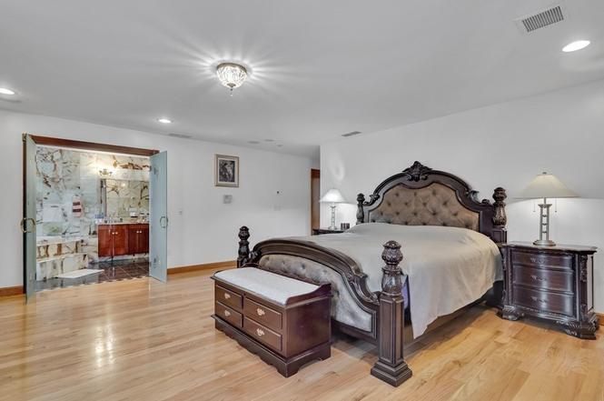 40 Oak Stoneham MA 02180