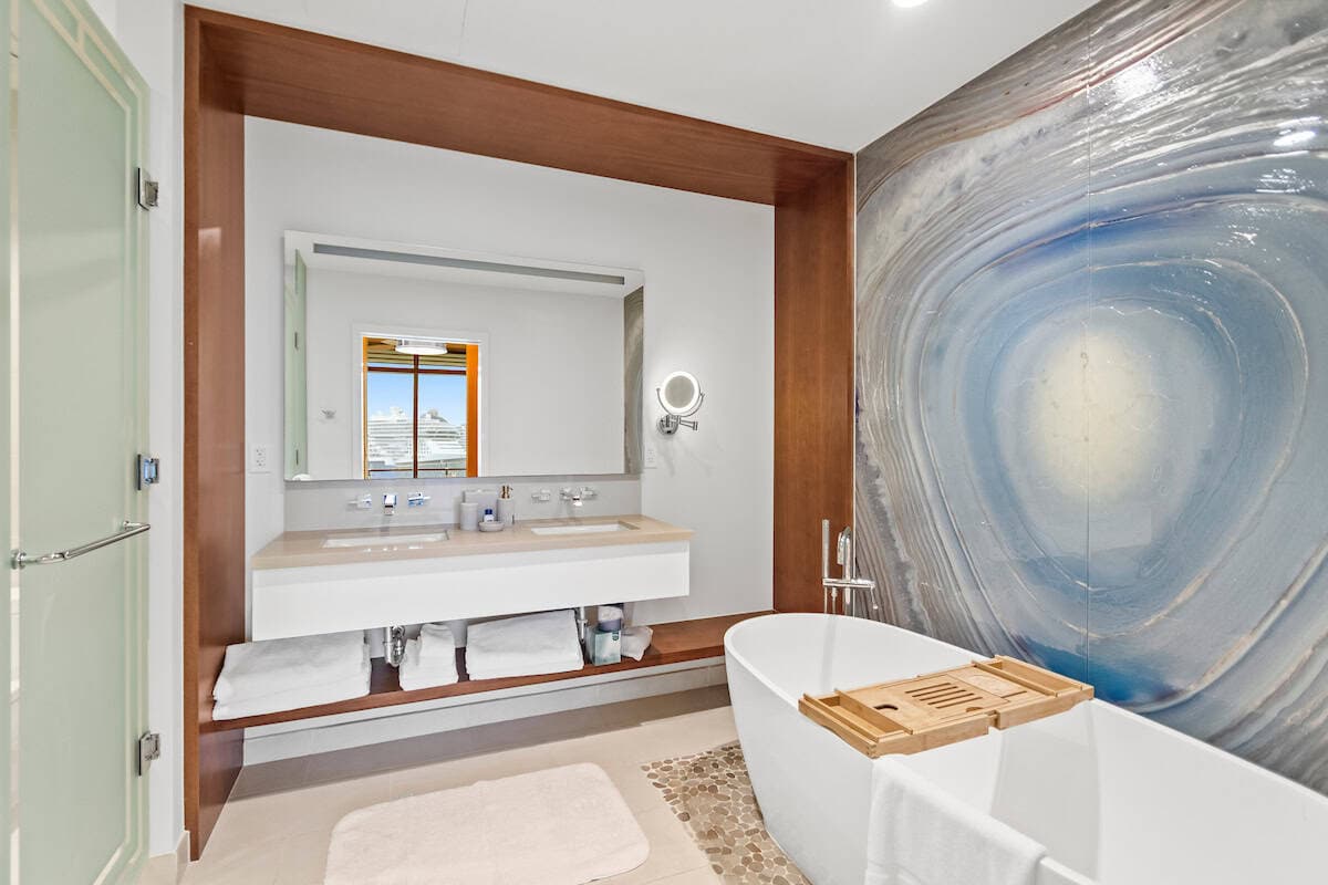 One Particular Harbour At The Pointe New Providence Paradise Island BS