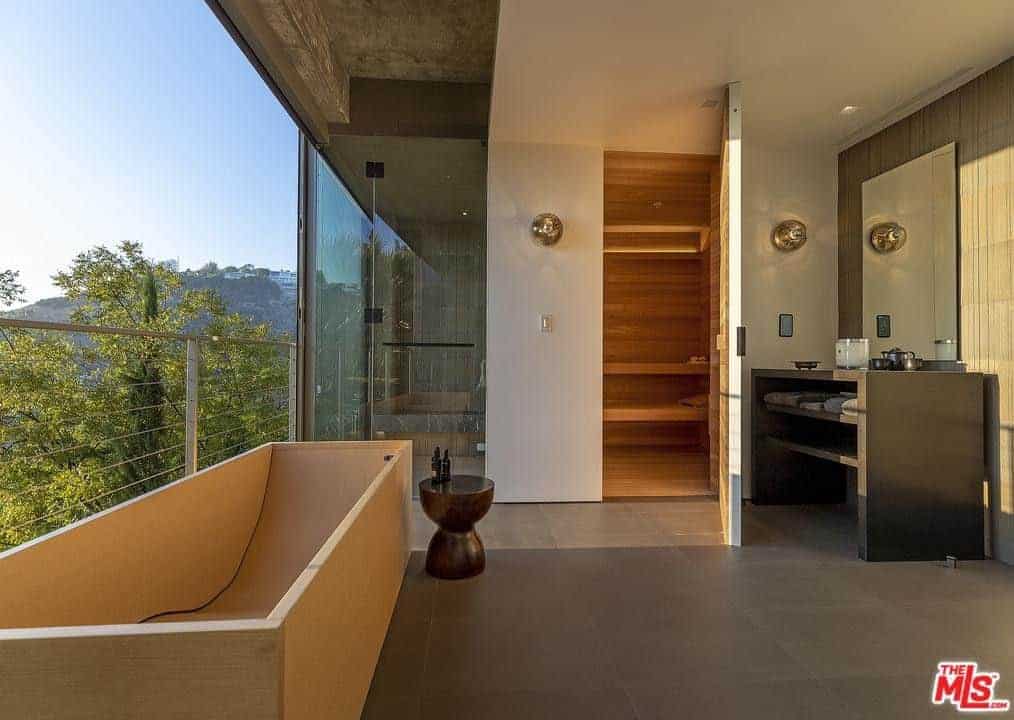 833 Stradella Road Los Angeles CA 90077