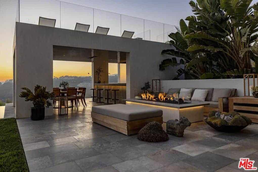 833 Stradella Road Los Angeles CA 90077