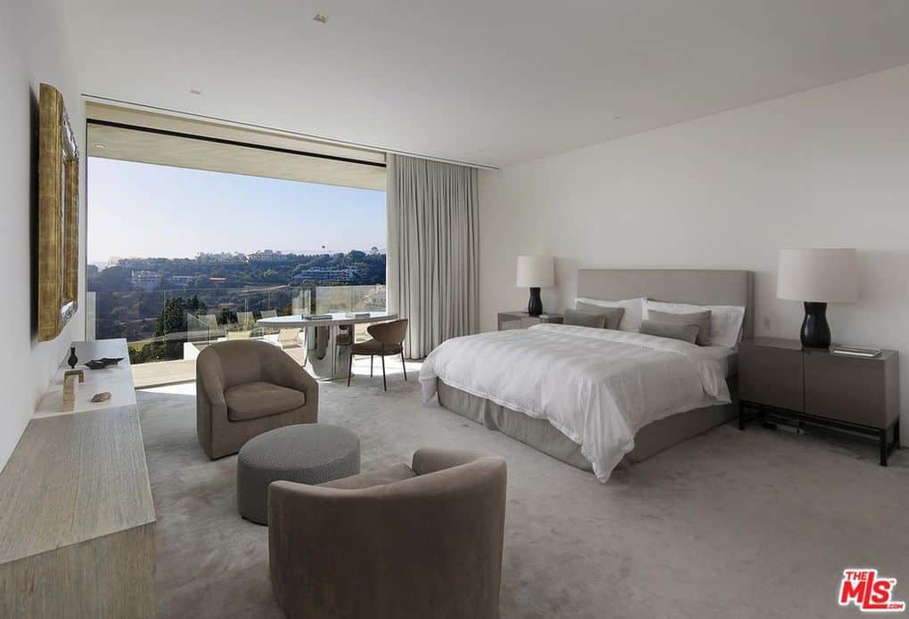 833 Stradella Road Los Angeles CA 90077
