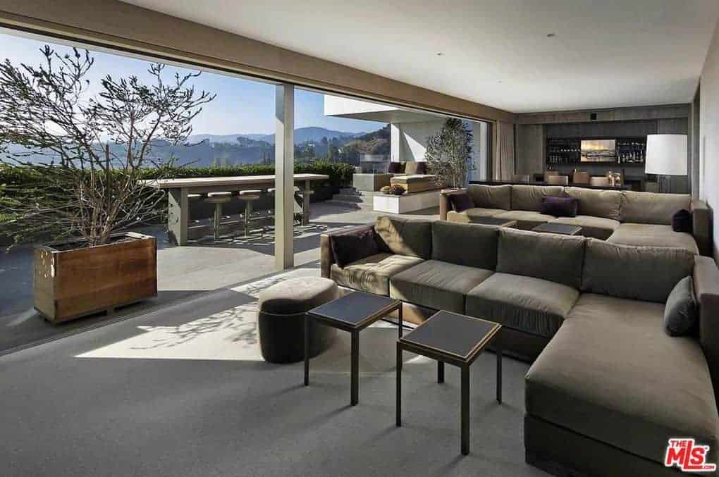 833 Stradella Road Los Angeles CA 90077