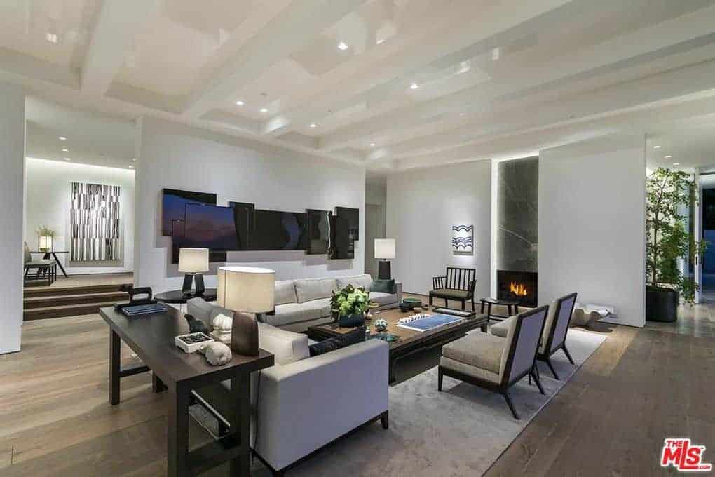 833 Stradella Road Los Angeles CA 90077
