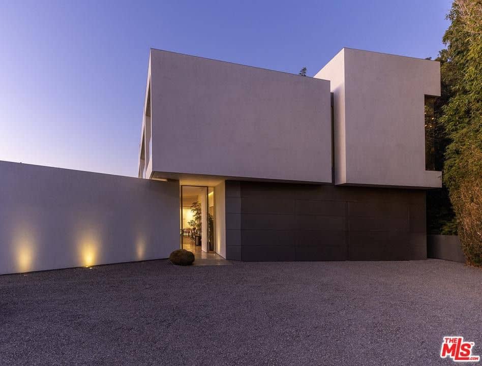 833 Stradella Road Los Angeles CA 90077