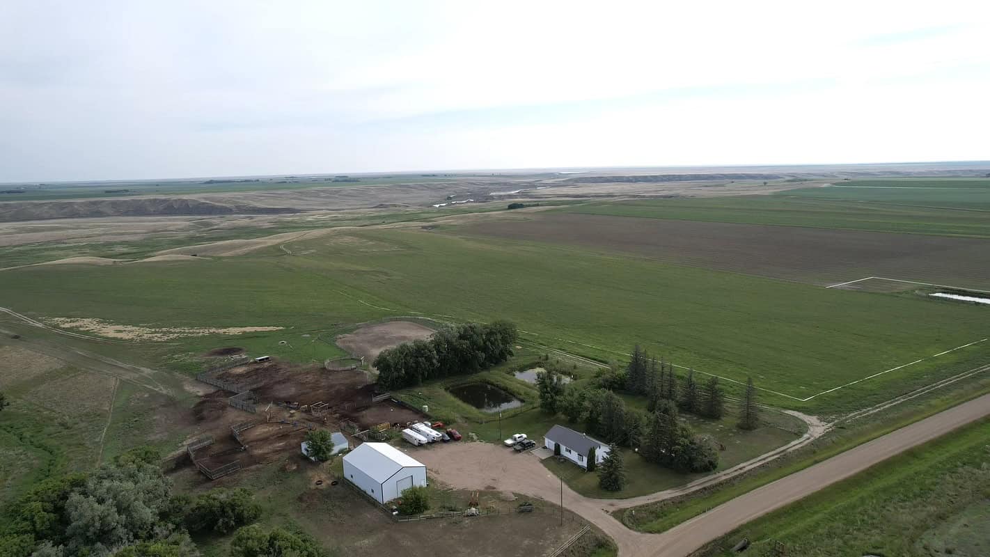 162 Hays Rd 30 N Hays AB