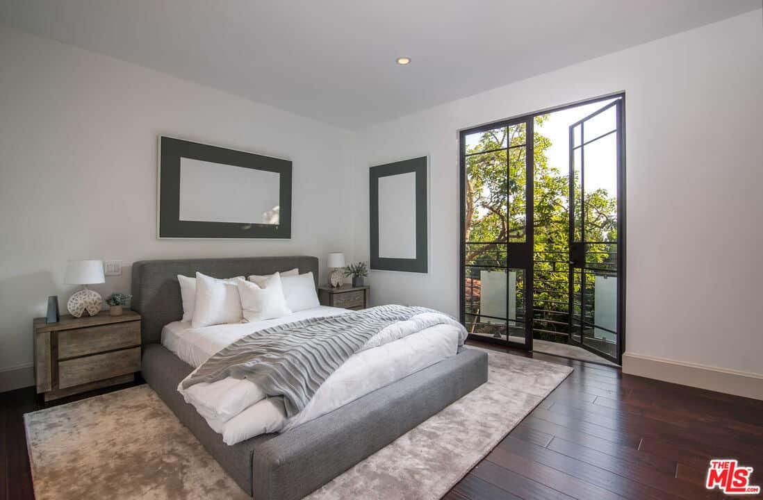 7801 Hillside Avenue Los Angeles CA 90046