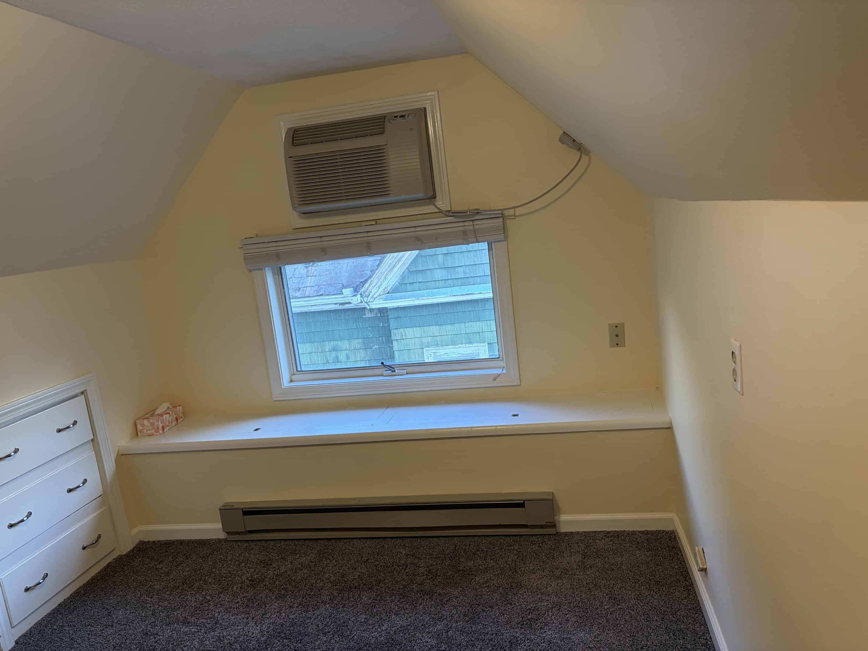 Holyoke MA 01040