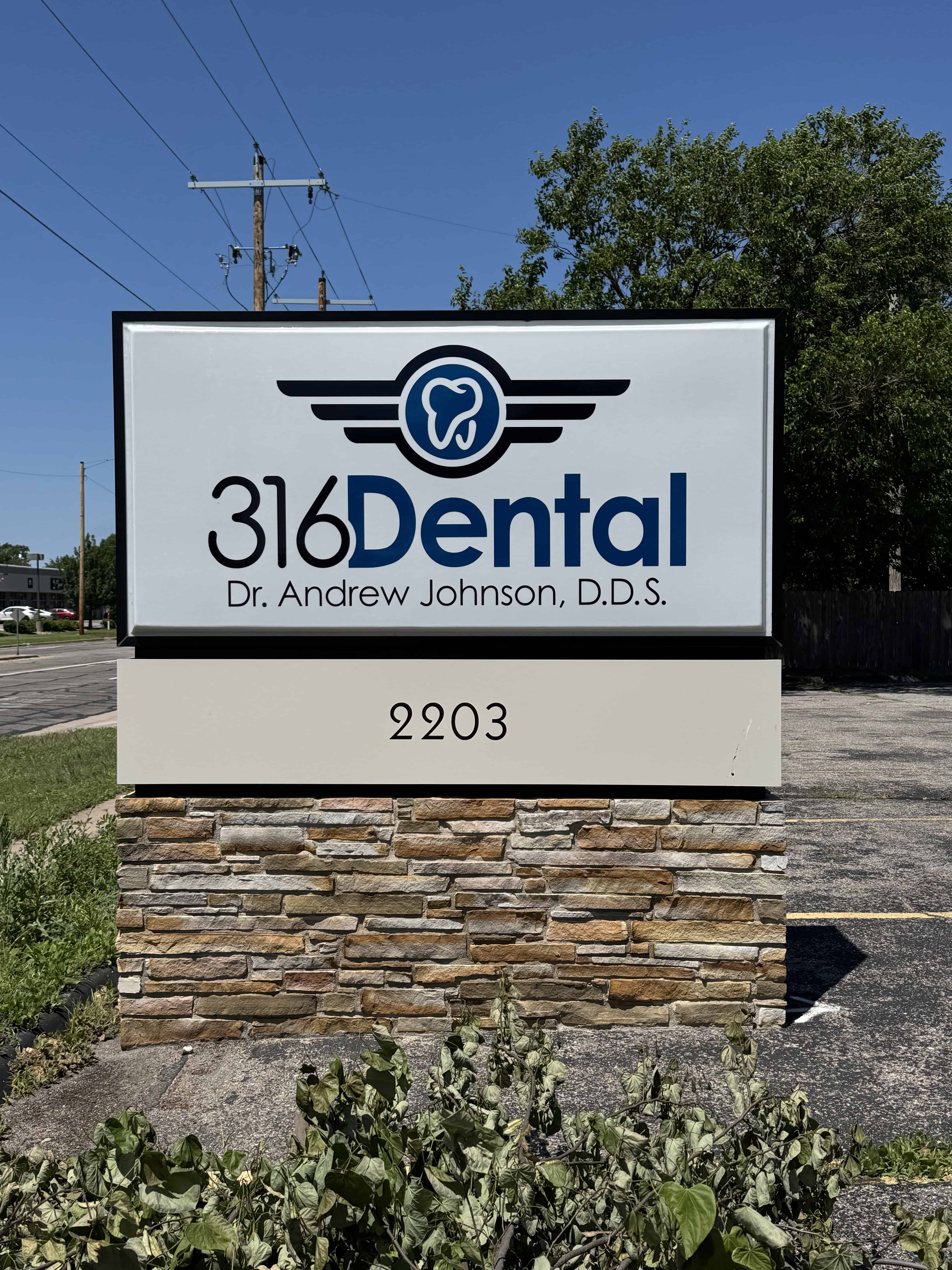 2203 N Sweetbriar Wichita KS 67204