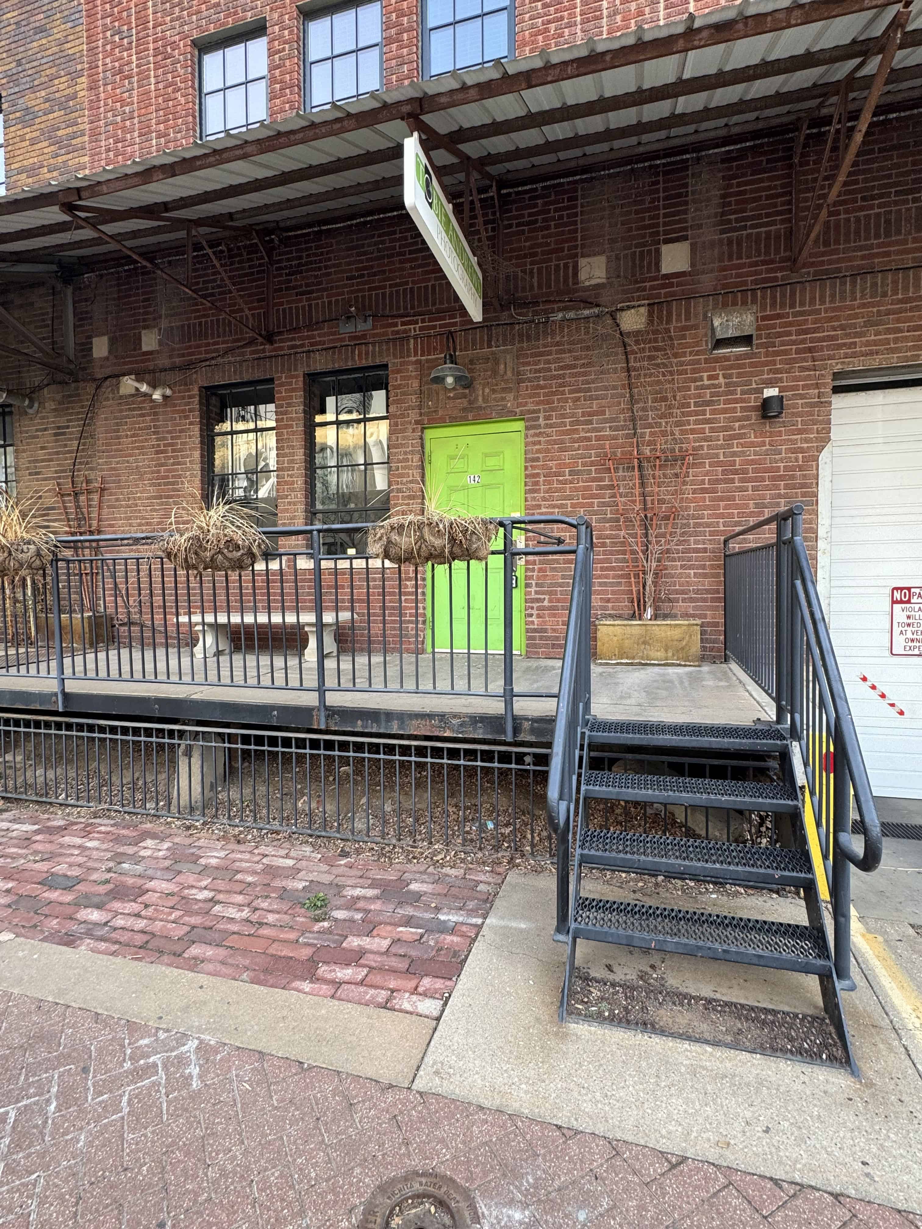 Wichita KS, 142 N Mead