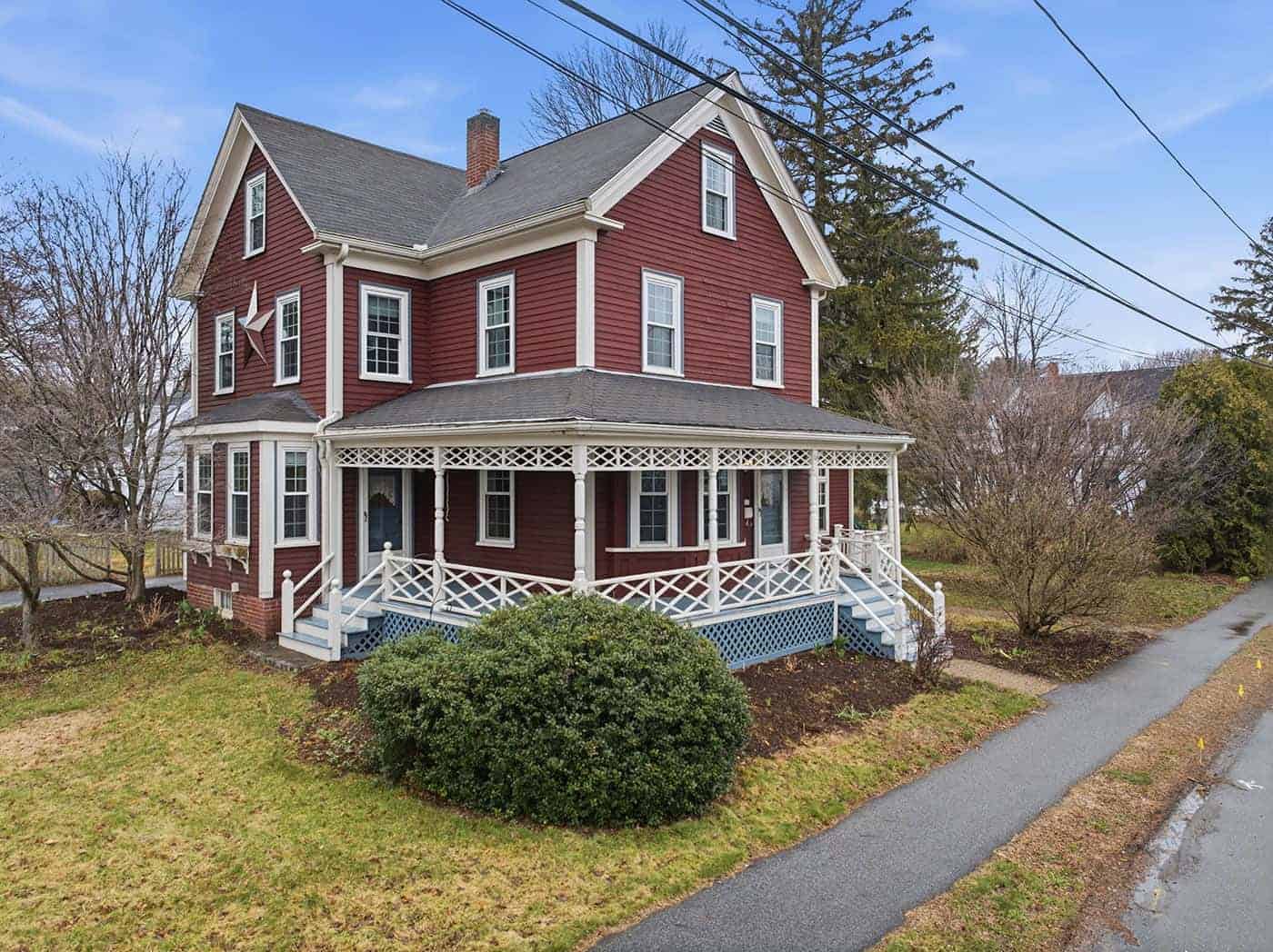 34 Maple Ste Hamilton MA 01982