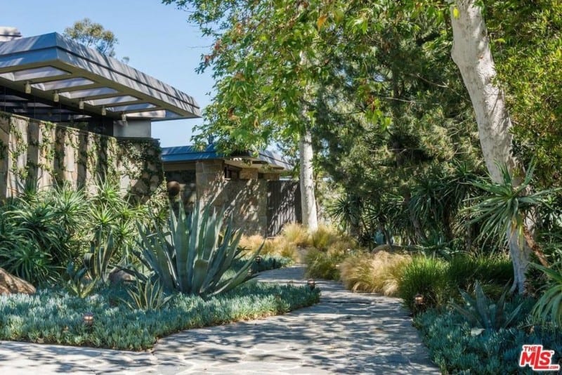 Bel Air CA 90077