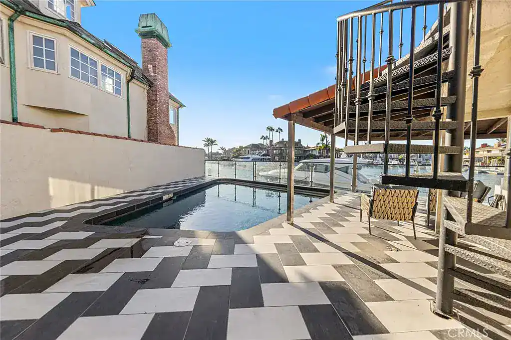 16352 Maruffa Circle Huntington Beach CA 92649
