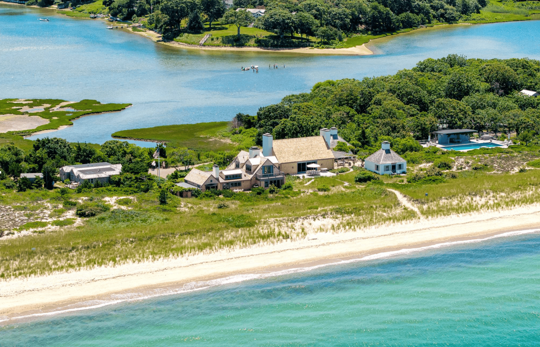 794 Chappaquonsett Road Vineyard Haven MA 02568